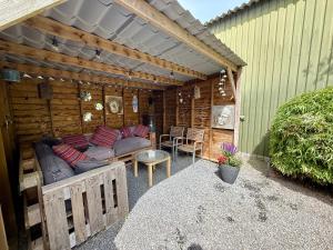 Holiday Home de Binnengouw incl Hottub