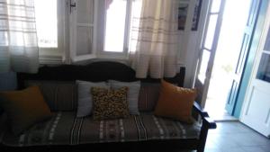 Waves and Walls -A kalymnian stay