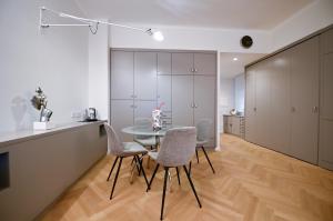 Dolce Vita Suite by Rental in Rome