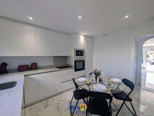 South facing 3 Bedroom townhouse with Com Pool VM76