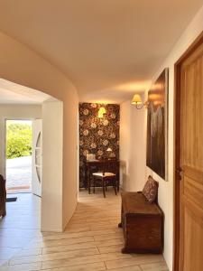 Appartements Charmant 2 pieces dans villa : photos des chambres