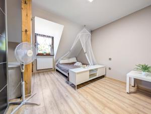 Swing & Serenity Apartment by BookingHost