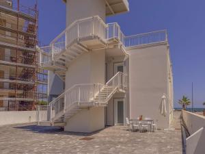 Fronte Mare con Parcheggio by Host Hero