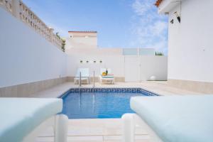 Ocean Vibes with sea view and private heated pool