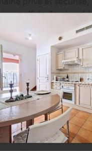 Maisons de vacances Tweeslaapkamerhuis in prachtig domein : photos des chambres