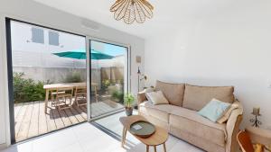 Merlyne Beach Villa 7