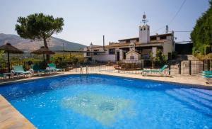 Tu Villa Rural Cortijo Los Cantos 7 Dormitorios Piscina privada - 4hvězdičkové hotely ve městě Alhaurín el Grande