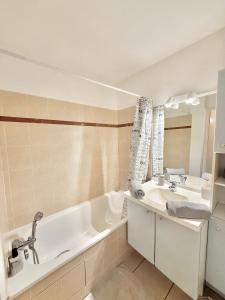 Appartements T2 Moderne - Parking - St-Martin-du-Touch : photos des chambres