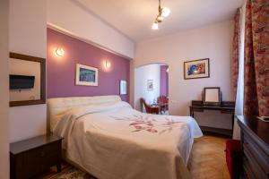 Double Room upper floors no elevator room in Pensiunea Casa Cranta