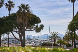 FRGK "Villa Maria Croisette Luxury Cannes Villa near Beach Ultra-Fast Wi-Fi"