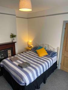 4 Bedroom School House