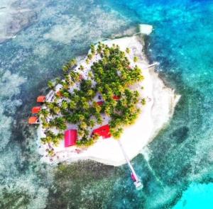 Cabaña sobre el mar de las islas de San blas Yansailadub
