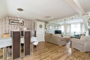 The Penthouse at Beach Court