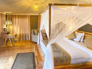 Wildlux Serengeti Camp