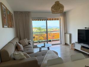 Appartements 3 pieces Antibes, clim, vue mer, piscine et parc : photos des chambres