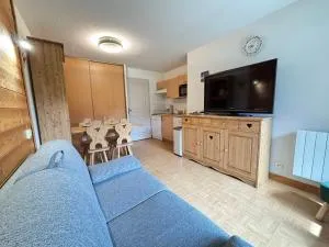 Charmant appartement pour 4 personnes au pied des pistes avec piscine - FR-1-505-110
