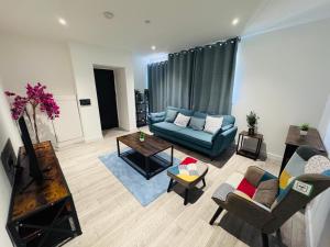 Ash Residence - Lovely 2 spacious bedrooms city centre flat with private parking