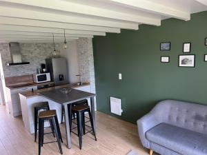 Appartements Charmant appartement T3 avec terrasse en rez de jardin sur le Golf e L-Odet : photos des chambres
