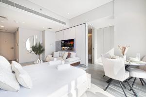 LUXE Rooftop Infinity Pool 5 Mins to JBR Dubai Marina View