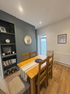 Stylish 3 Bed House in Fratton with Garden & Parking, Sleeps 6