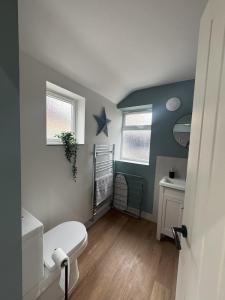 Stylish 3 Bed House in Fratton with Garden & Parking, Sleeps 6