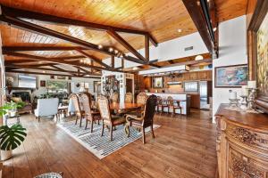 Catalina Courtyard Suites