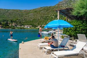 Apartment Cecilija - Seafront with sunbeds! Unique