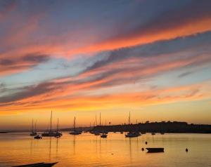 Cabines Catamaran Breakfast-Brunch Included, Optional Lunch & Dinner