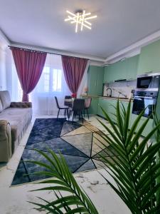 Ella New Apartament cu piscină & parcare