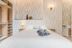 Visitacion Pool House