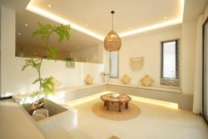 Baan Sabai Pattaya beachfront pool resort villa