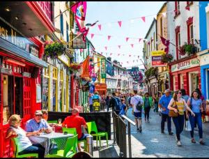 2 bedroom deluxe Galway city centre location location Free parking