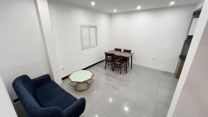 Hao Nam Apartment by Dapano