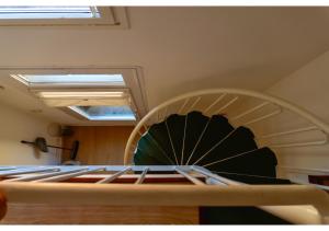 Spiral-Loft, Santo Apartment