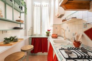 Elegant beachfront house in the heart of Ostia