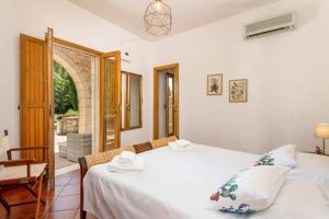 Villa Trullo Lumise by Villa Plus