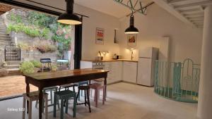 Maison vue mer, terraces, parking, proche port, climatisation