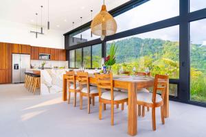 New Luxury! Panoramic Views-pool-private-gated