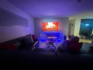Historic Retreat on Eola + Private Hot Tub + Grill