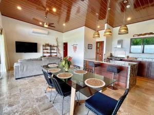 3 Suites-Views-Great pool-Near Dominical-Luxury