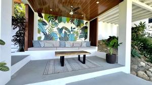 3 Suites-Views-Great pool-Near Dominical-Luxury