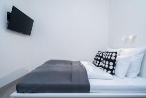 Modern studio apartment at convenient location