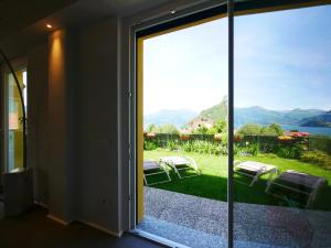 Garden Jacuzzi Lake View