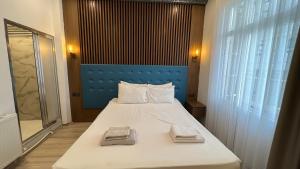 Taksim Square Luxury 4BR Next to Hotels Perfect for Families & Groups