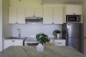 Elegant and Modern 2 BR Home Golf Skyline View