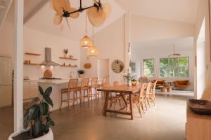 Bailen Byron Serene Luxury Villa