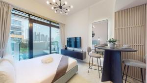 Vacationer Holiday Homes I Peaceful Studio l Modern Gym & Pool Facilities l Close to Downtown Dubai