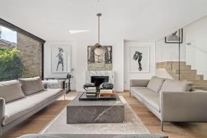 Ultra Luxury Chelsea Home Large Garden