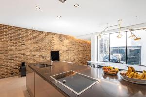 Ultra Luxury Chelsea Home Large Garden