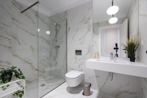 Ace of Hearts 1 BR APARTMENT,Parking, Fast wi-fi in One Cotroceni